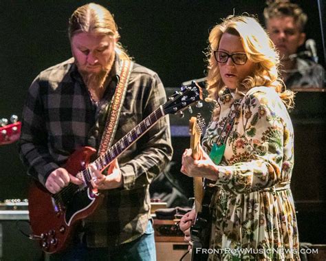 Tedeschi Trucks Band Perform 4 Nights At Chicago Theatre Front Row Music News