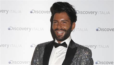 Il sogno di molte è farsi i capelli al salone delle meraviglie di federico fashion style. Chi è Federico Lauri, hair stylist del "Salone delle ...