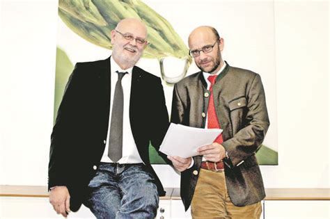 Das 124 m hohe gebäude mit 32.000 m² nutzfläche entsteht nach den plänen von cyrus moser. Mehr Volumen, aber weniger Jobs: Sparda Bank Villach ...