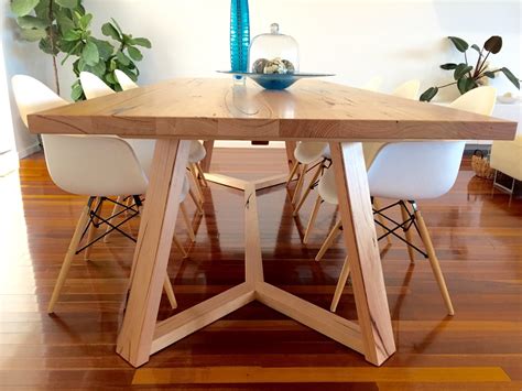 Solid Victorian Ash Dining Table With Y Leg Design Footprint