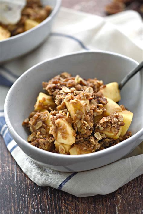 It's one of those dump and cook instant pot recipes that you can enjoy throughout the year. Instant Pot Apple Crisp - Cooking With Curls