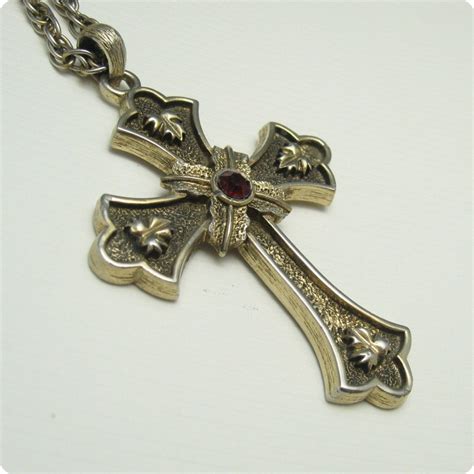 Large Vintage Cross Pendant Necklace Coventry N4761