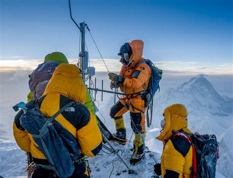 Everest Expedition Breaks Record With Installation Of The Worlds