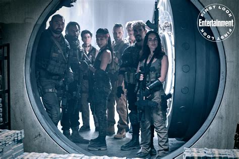 Army Of The Dead First Look Zack Snyders Zombie Heist Movie Comes