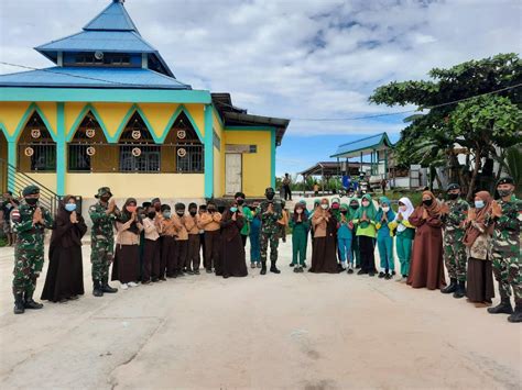 Sambut Bulan Suci Ramadhan Satgas Tni Yonif 756wms Bersama Masyarakat