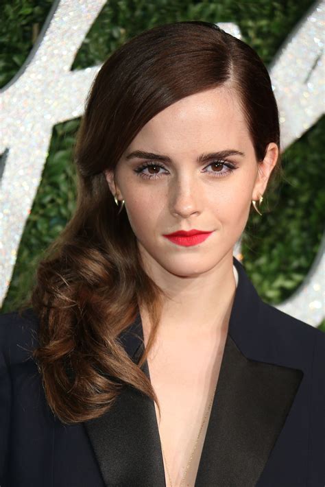Emma Watson 33 Celebrities Who Prove Red Lipstick Looks Good On Every