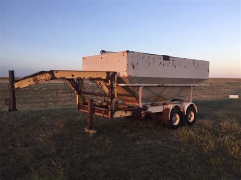 Hopper Bottom Grain Trailer Capacity 290 Bushels Nex Tech Classifieds