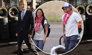 The cable guy star owen wilson has reportedly found a new love of his life on the set of woody allens upcoming romantic flick midnight in paris. Owen Wilson 'ends relationship with mother of his baby boy' | Daily Mail Online