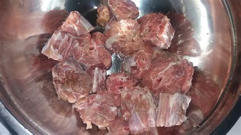 Boiled, smoked turkey necks are excellent for making homemade broth and are a healthy alternative to cooking with pork in greens and beans. Smoked Turkey Necks : Lee Smoked Turkey Necks D L Lee Sons Inc : Smoked turkey and cabbage ...