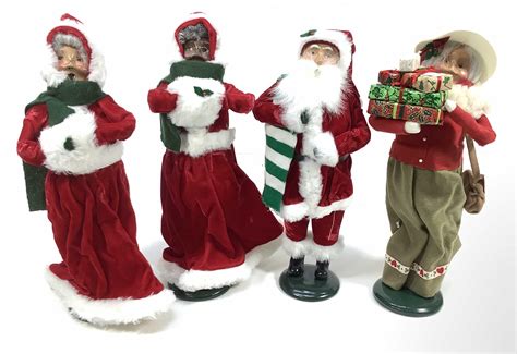 Lot - (4) Byers Choice The Carolers