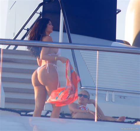 Kylie Jenner Naked And Tiny Bikini Ass Shots Playcelebs Net