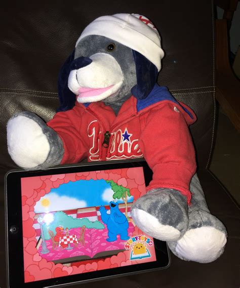 Bluebee Pal Reads Elmo Loves You By Story Toy Jr
