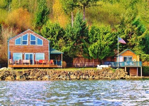 Book your perfect olympic peninsula vacation rental with commanding views of the olympic mountains. VRBO.com #459122 - Giggle Fish Beachfront Cabin + Guest ...