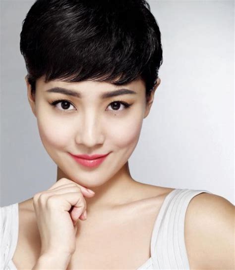 Discover all the most beautiful short haircuts ever in our. Korean Hairstyles that You Can Try Right Now - The Xerxes