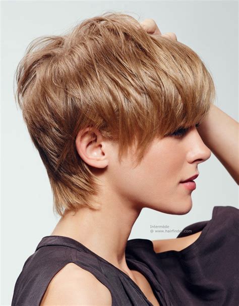 22 Short Hairstyles For Long Necks And Oval Faces Hairstyle Catalog