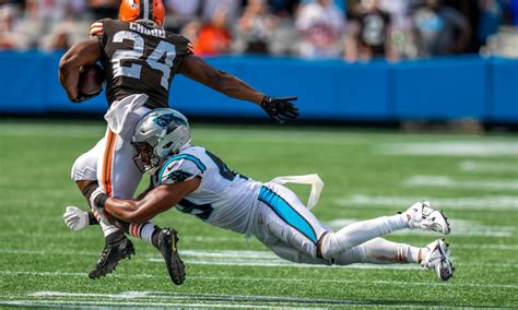 Nick Chubb Says Browns Run First Identity Thrives On Broken Tackles