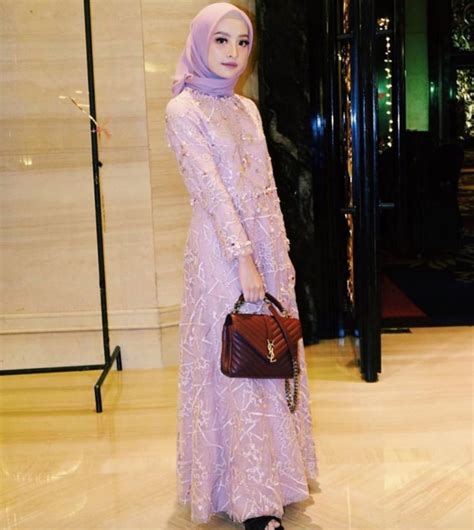 20 Inspirasi Baju Bridesmaid Muslimah Yang Modis Dan Elegan