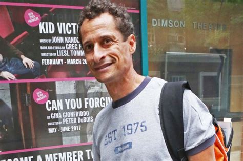 Anthony Weiner Deletes Twitter Amid New Sexting Scandal