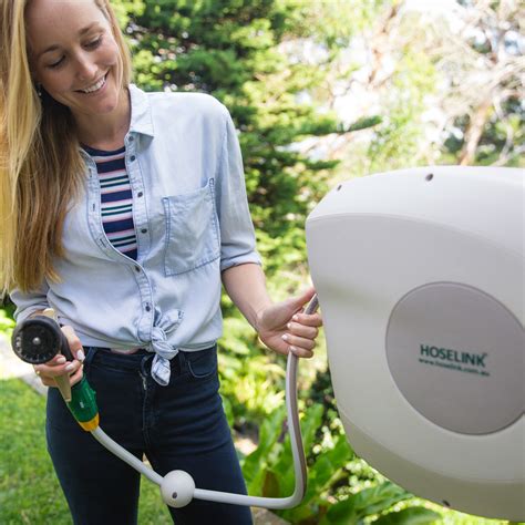 Choosing the best one can be difficult if you don't have enough knowledge, but you don't. Retractable Auto Rewind Garden Hose Reel | 15 Metre
