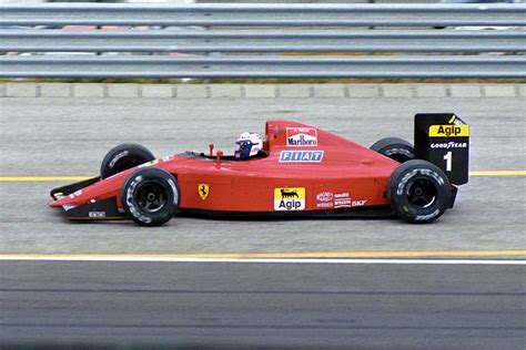 Alain prost logra ese año 4 victorias y 76 puntos que le valdrían su tercer campeonato del mundo de fórmula 1. 038 · 1990 · Budapest · Ferrari 641/2 · Alain Prost (avec images) | Alain prost, Ferrari, Formule 1