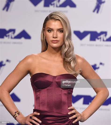 Alissa Violet Attends The 2017 Mtv Video Music Awards At The Forum On