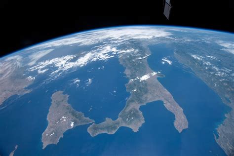 L Italia Dallo Spazio Ecco Un Video Con Una Risoluzione Mai Vista Passione Astronomia