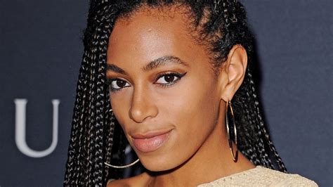 Use leave in conditioner if you feel your hair is still. 14 Things Girls With Box Braids Can Relate to | Allure