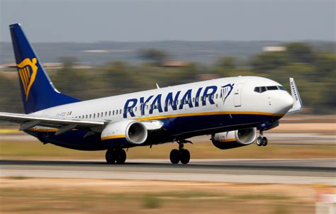 Ryanair Commits To 125 Sustainable Fuel By 2030 Reuters