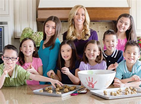 Kate Gosselin And Her Eight Kids Are Coming Back To Tv E News