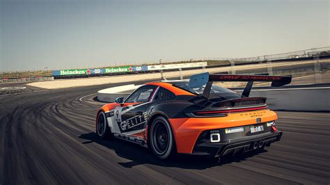 Nieuwe Porsche 911 992 Gt3 Cup Maakt Kennis Met Zandvoort