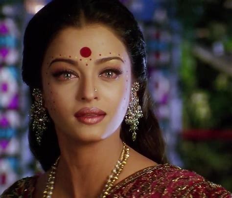 In devdas, aishwarya rai played the role of paro aka parvati chakraborty who falls in love with her childhood sweetheart devdas mukherjee. Épinglé par JHP sur Pour un joli petit papillon hot ...