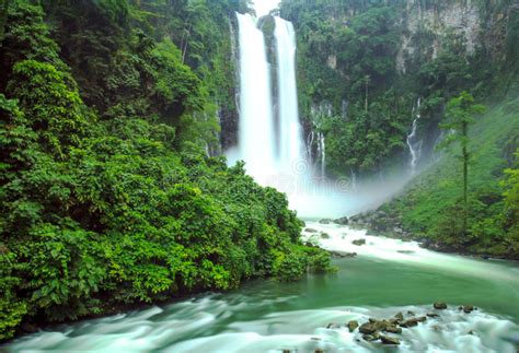 Maria Cristina Waterfalls In The Philippines Find The Reviews And