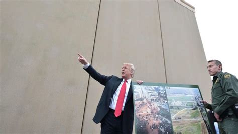 Muy alto y que se vea a través de él en qué punto está el proyecto del muro que Donald Trump