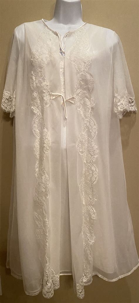 Vintage Hollywood Vassarette Nightgown Robe Peignoir Gem