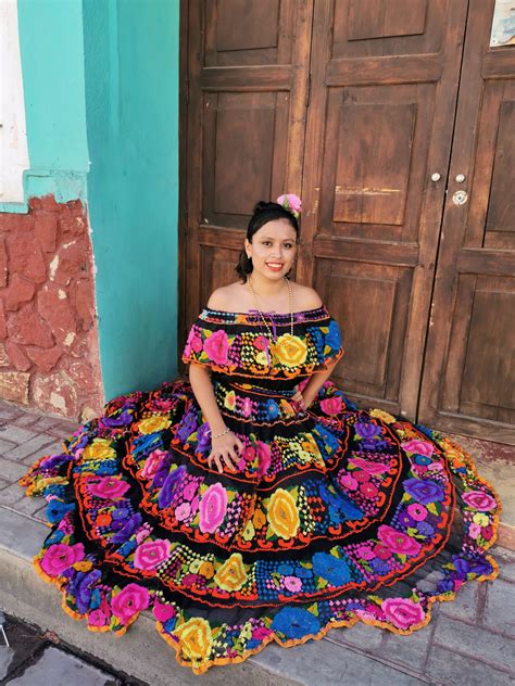 El Tradicional Vestido De “chiapaneca” Primer Plano Magazine