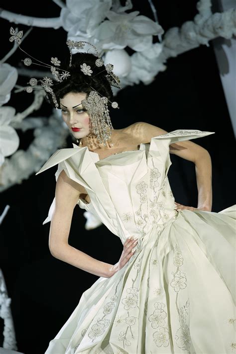 Fashion Show Christian Dior Haute Couture Springsummer 2007