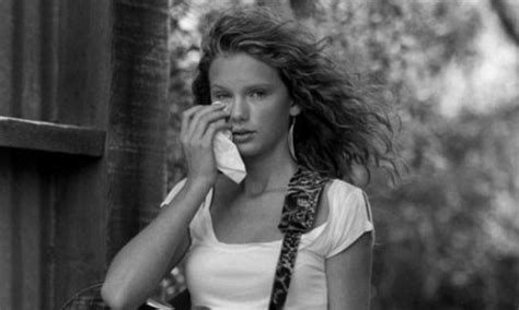 Taylor Swift Poses For Abercrombie And Fitch In 2003 Daily