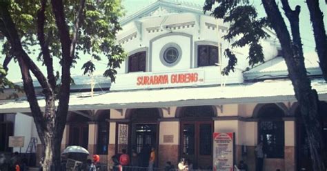 Kota surabaya adalah ibu kota provinsi jawa timur, indonesia, sekaligus kota metropolitan terbesar di provinsi tersebut. Daftar Nama Stasiun Kereta Api Di Surabaya | Rental Mobil ...
