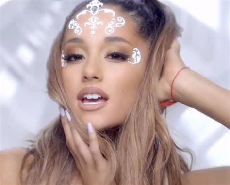 Trending In Beauty Face Jewelry Thanks To Ariana Grande And The