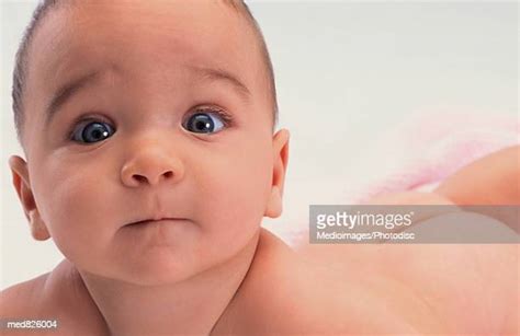 Surprised Hispanic Girl Looking Up Bildbanksfoton Och Bilder Getty Images