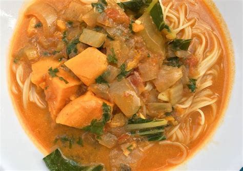 Then add 1 1/2 red curry paste stir well for 2 minutes. How to Make Perfect Red Curry Vegetable Noodle Soup