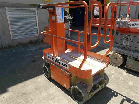 Used 2013 Jlg 1230es Self Propelled One Person Lift For Sale In Boston