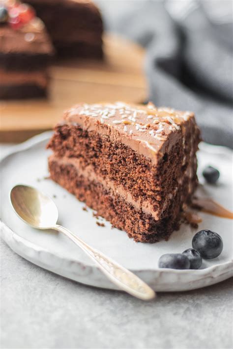 This vegan chocolate cake is totally decadent and couldn't be easier to make! Easy Gluten-free Vegan Chocolate Cake | Recipe | Healthy ...