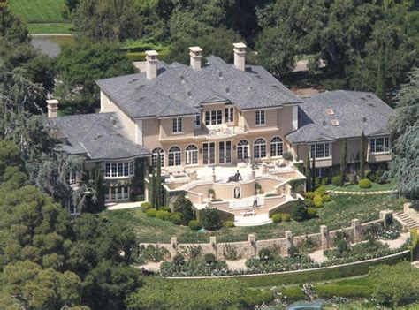 20 Photos Of Oprah Winfreys 90 Million Montecito Home