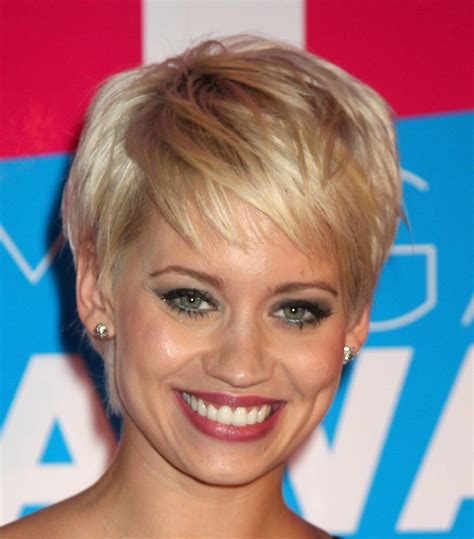 The best short hairstyles for round faces and thinning hair has to be something that adds volume. 11 best hairstyles for a round face and thin hair! Ready ...