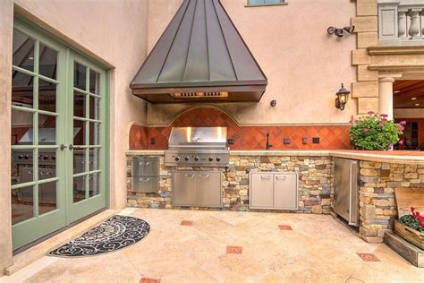 Find the best outdoor kitchen cabinet sales. 10 Homes For Sale With Outdoor Kitchens — Life At Home ...