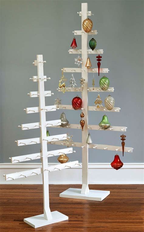 Features Merchandisers Collection Medium Slatted Display Tree With