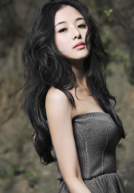 熱い若い中国の女の子 美しいエロティックとポルノ写真