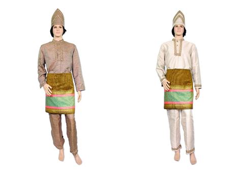 Kebudayaan yang tumbuh subur sejak masa silam tersebut hingga kini dan bahkan tetap terjaga dengan baik. Pakaian Adat Sumatera Barat Kartun - Baju Adat Tradisional