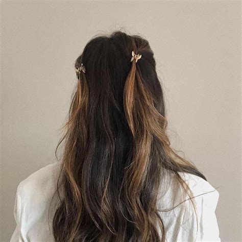 30 Claw Clip Hairstyles That Will Make You Look Stunning Artofit